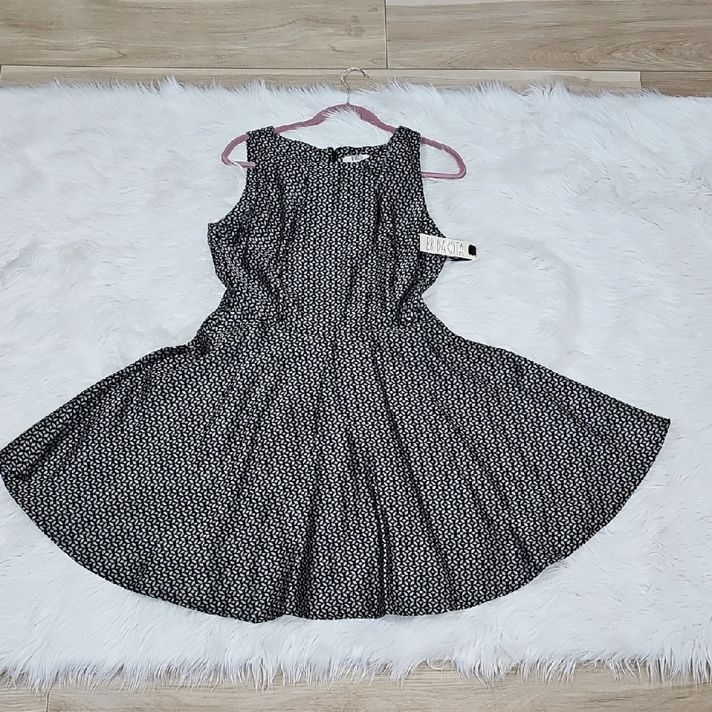 BB Dakota Monochrome Patterned Dress - Picture 1 of 15
